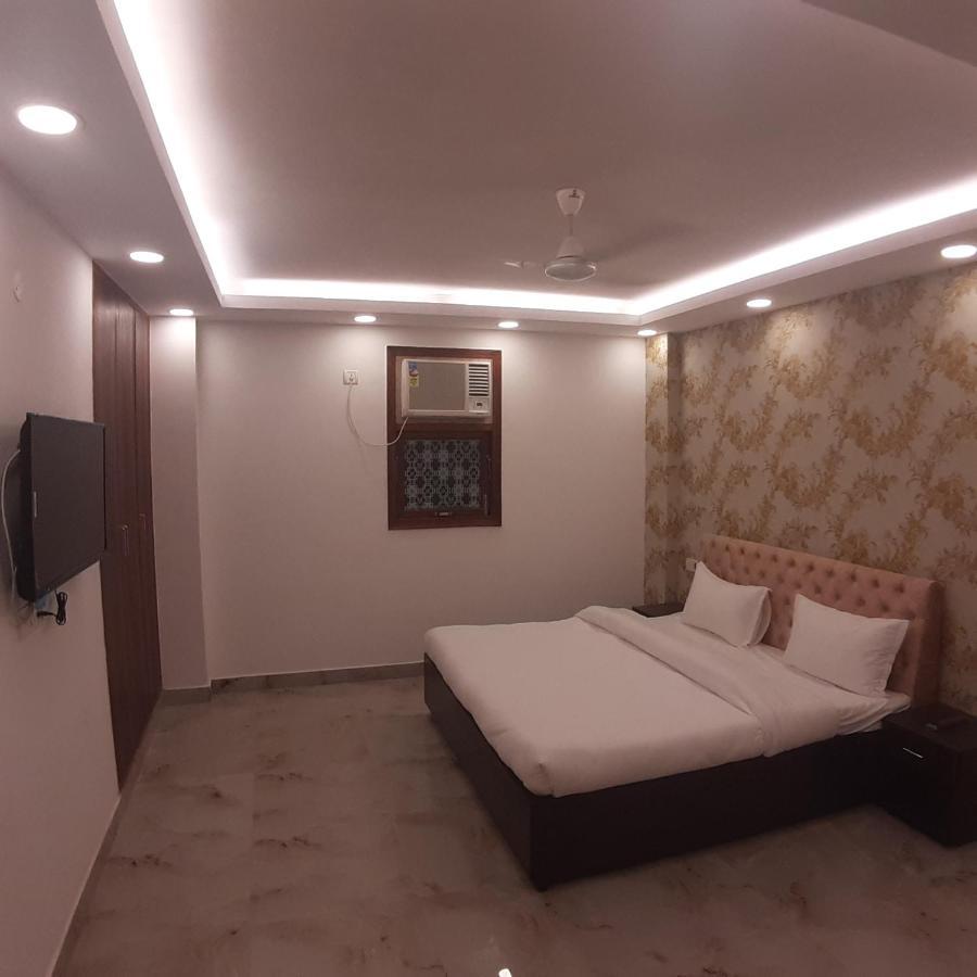 Triom Hotel Delhi  Bagian luar foto