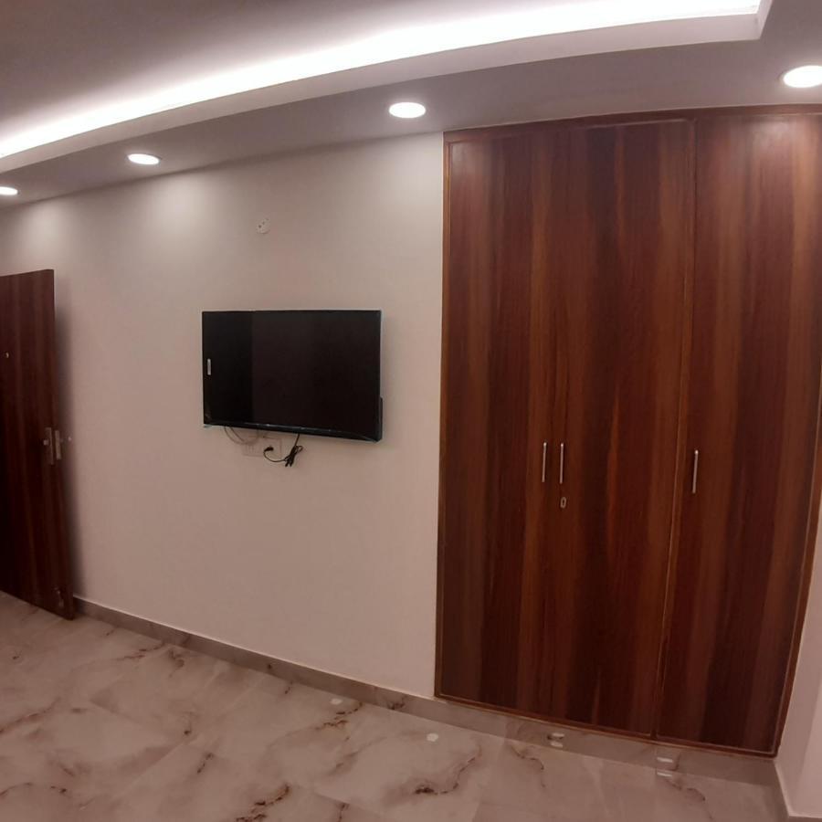 Triom Hotel Delhi  Bagian luar foto
