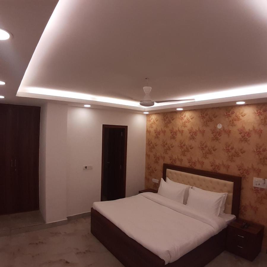 Triom Hotel Delhi  Bagian luar foto